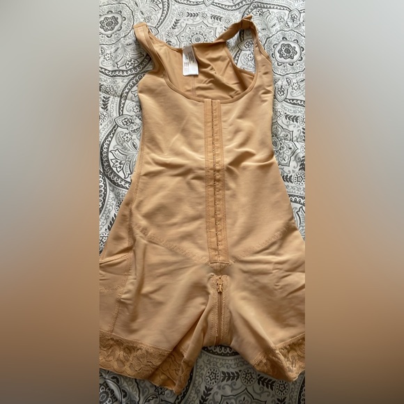 New - Picture 2 of 2